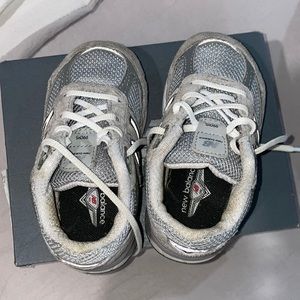 Toddler new balance 990v5